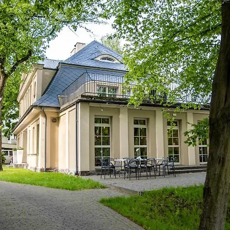 Bed & Breakfast Dworek A&j *